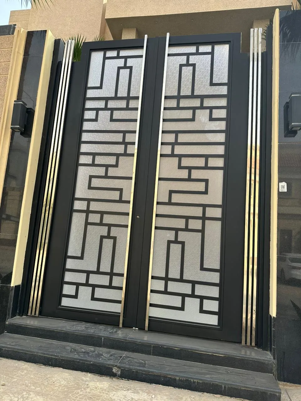 معلم حداد أبواب ليزر في حي القيروان الرياض بأفضل الأسعار