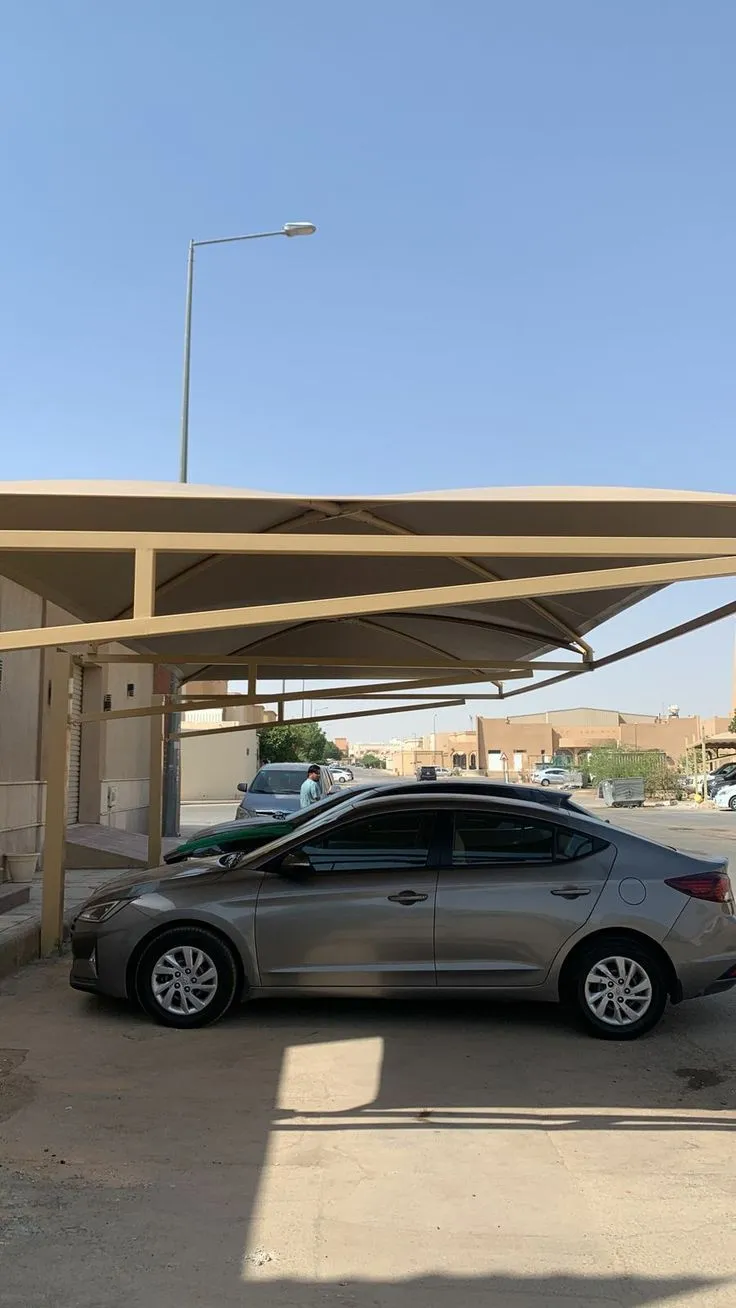 مظلات خارجية للسيارات  مواقف شمال الرياض