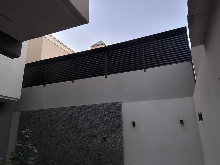 تركيب سواتر لكسان شفافة بأسعار مناسبة في الرياض