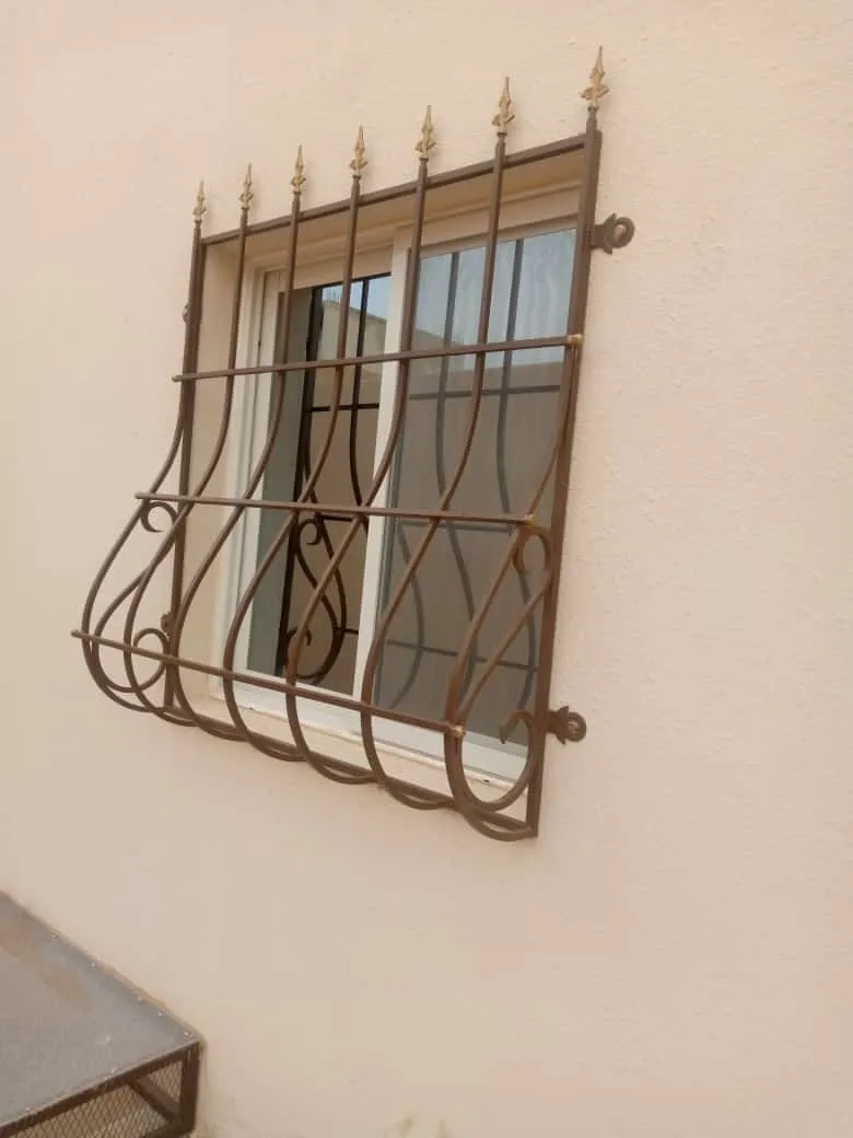 حداد تركيب شبوك متنقل شرق الرياض