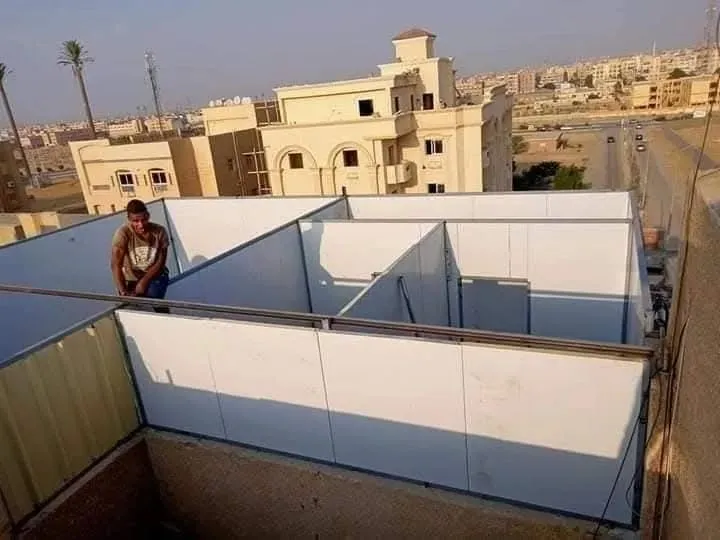 تركيب سقف من الساندوتش بنل في الرياض