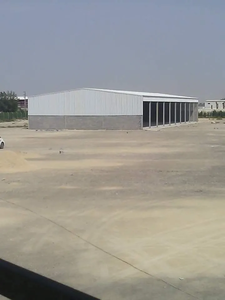 إنشاء حظائر ومزارع دواجن بالساندوتش بنل  الرياض