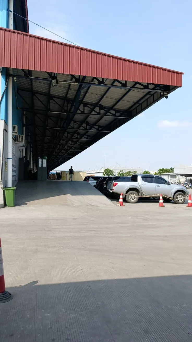 توريد وتركيب شينكو مقاول حداد ملاحق ومظلات في الرياض