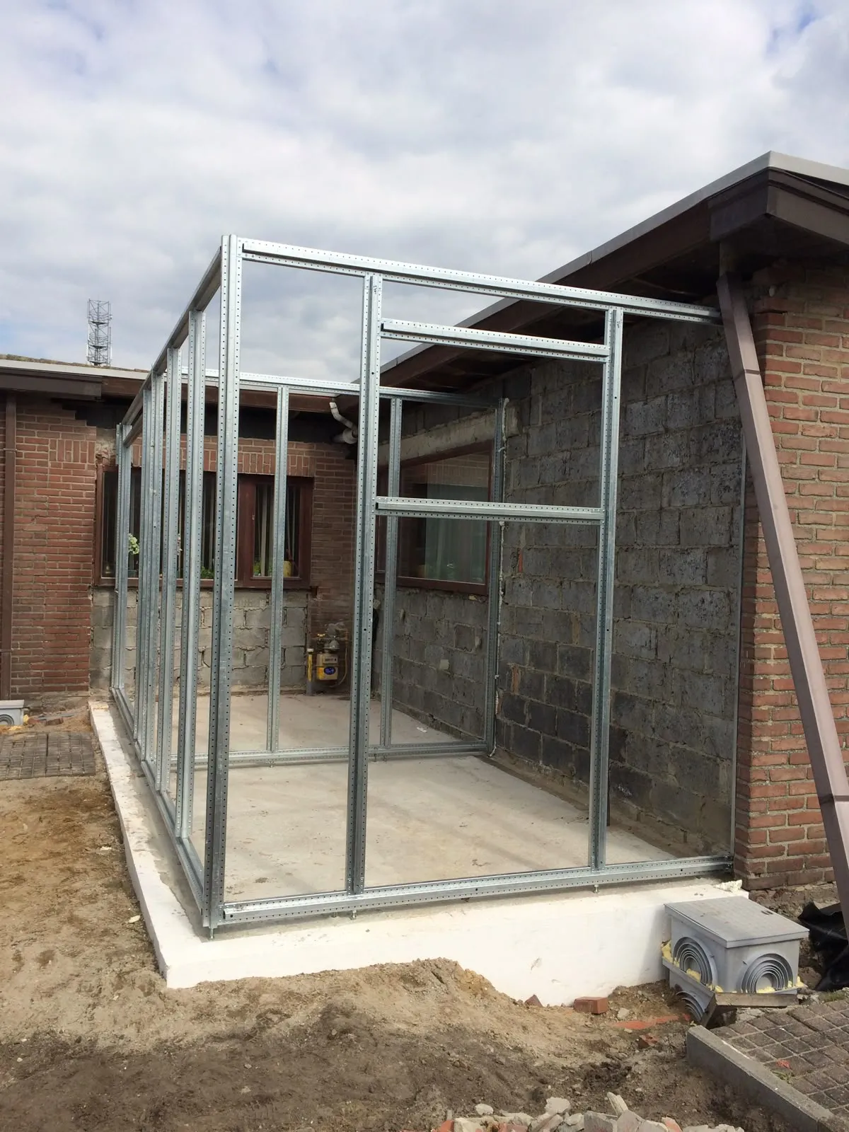 شراء تركيب ساندوتش بانل باقل سعر بالرياض