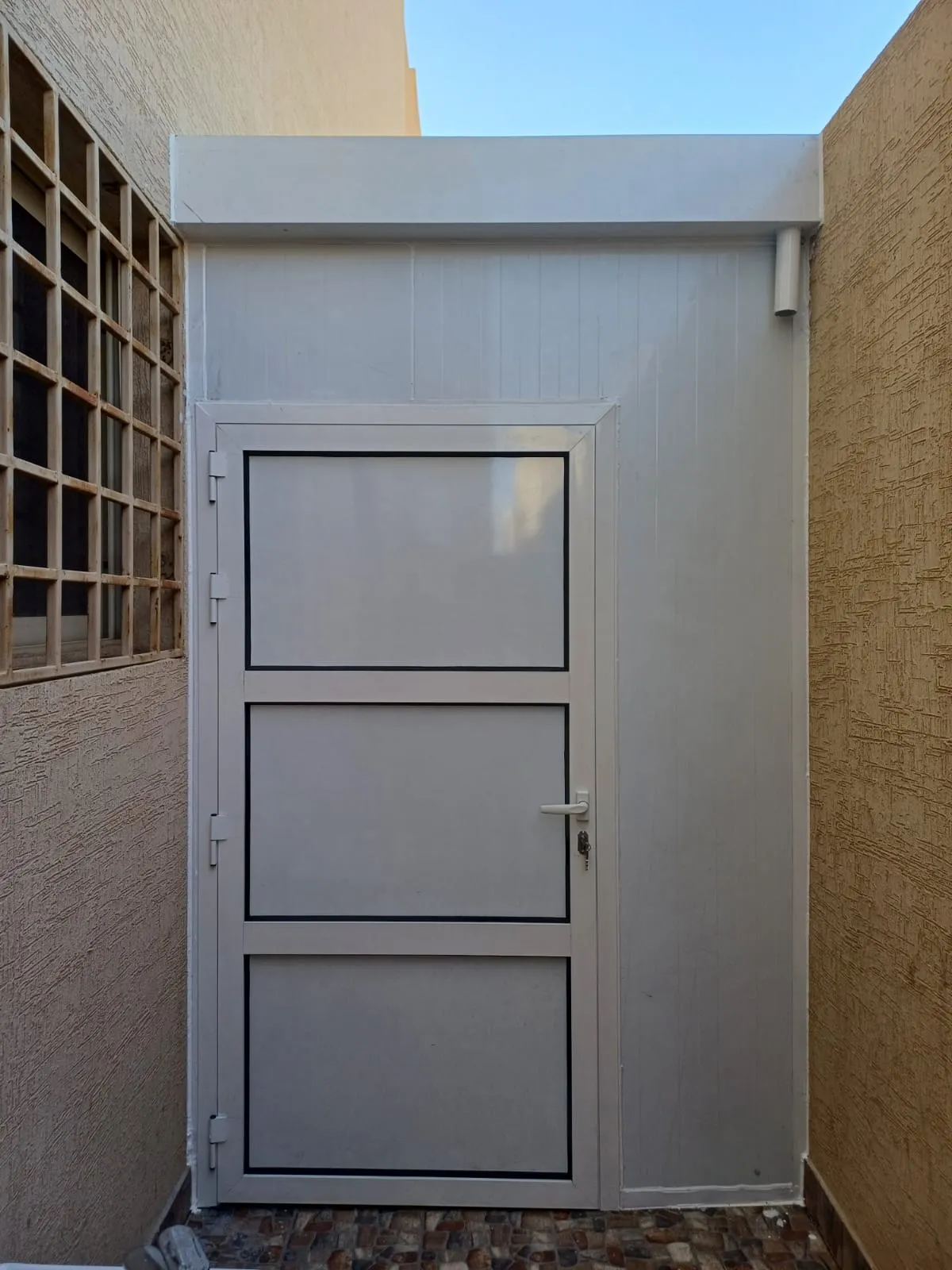 ورش ساندوتش بنل تركيب اقل وقت في الرياض