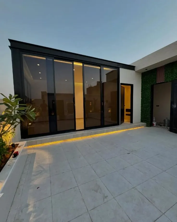 ديكور مجالس زجاج بإضاءة مخفية بالرياض