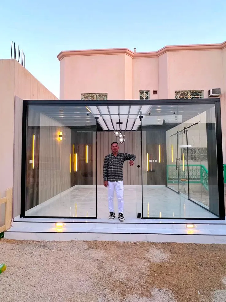 ديكور مجالس زجاج بإضاءة مخفية بالرياض