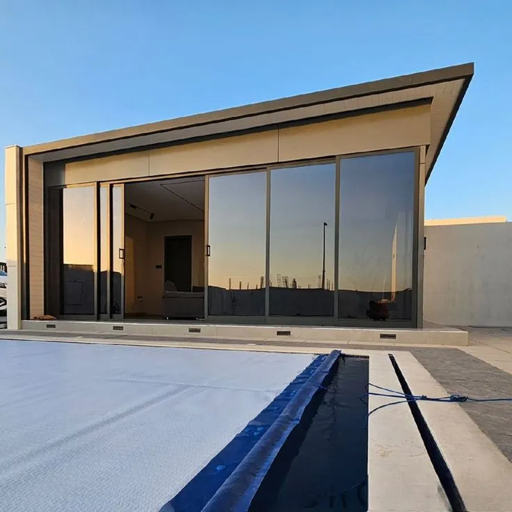 ديكور مجالس زجاج بإضاءة مخفية بالرياض