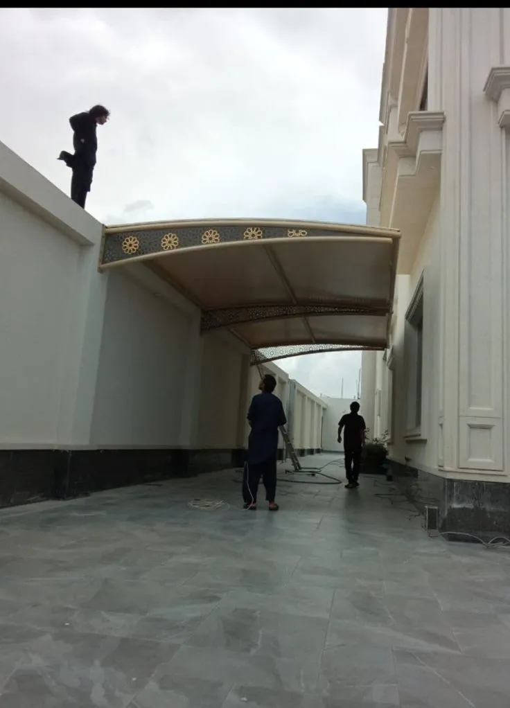 حداد مظلات سيارات قريب في الرياض