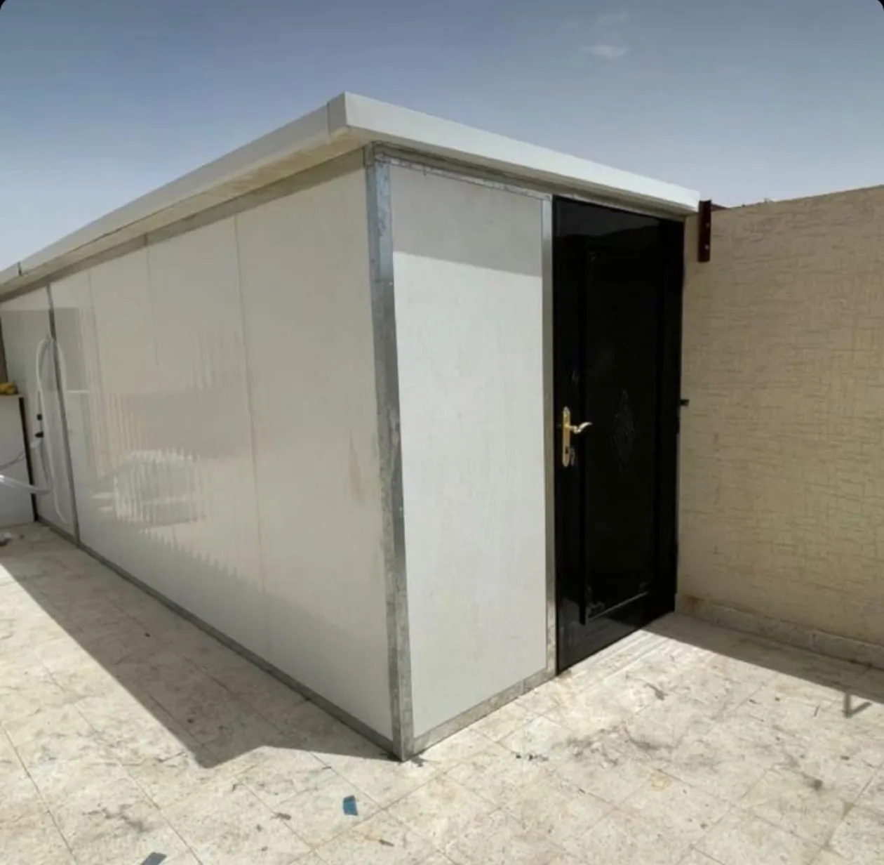 سعر متر مستودع ساندوتش بنل الرياض