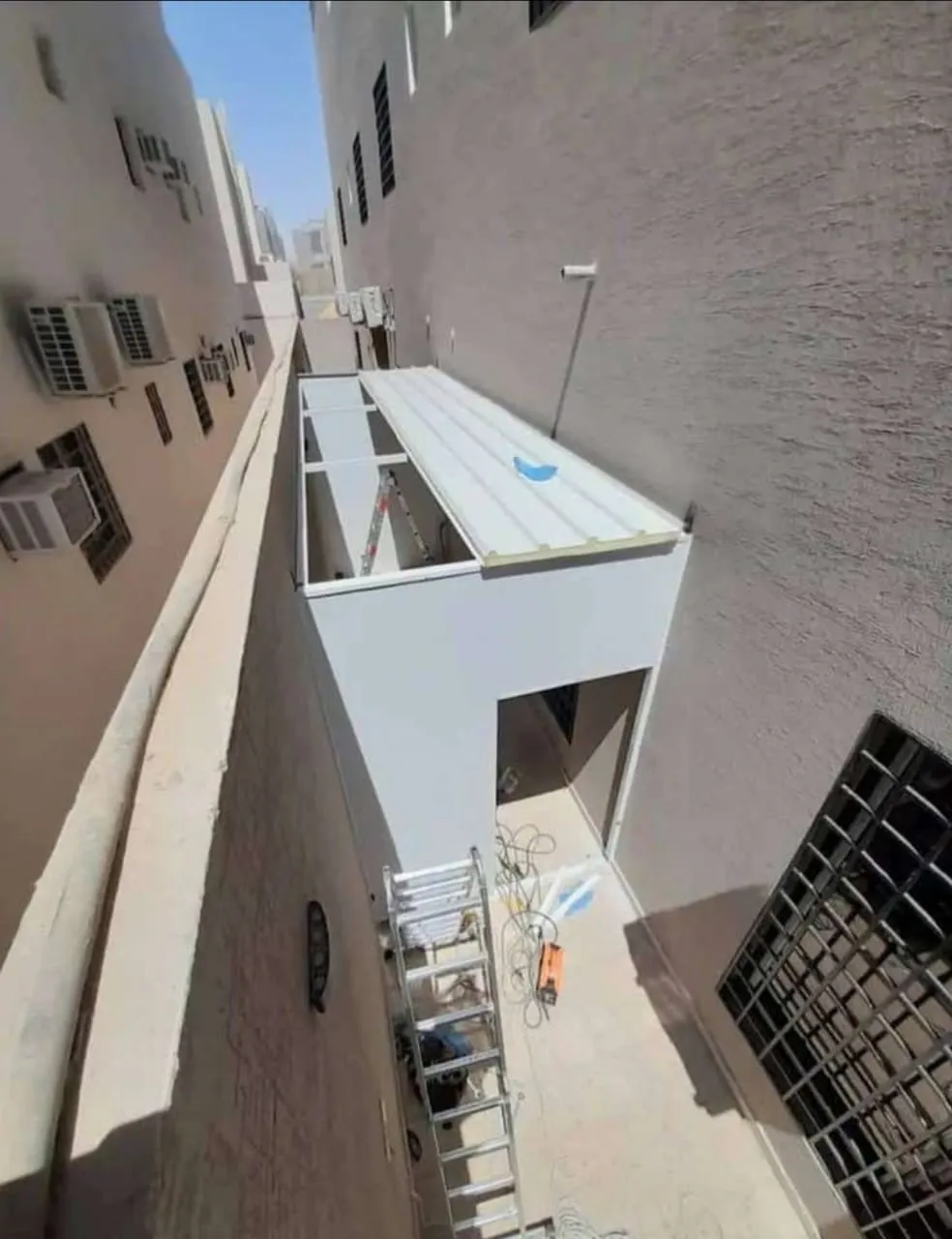 سعر متر مستودع ساندوتش بنل الرياض