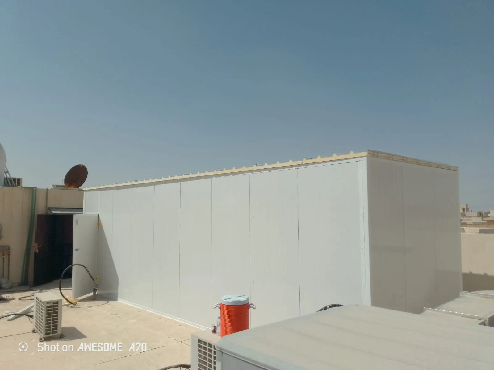 سعر متر مستودع ساندوتش بنل الرياض