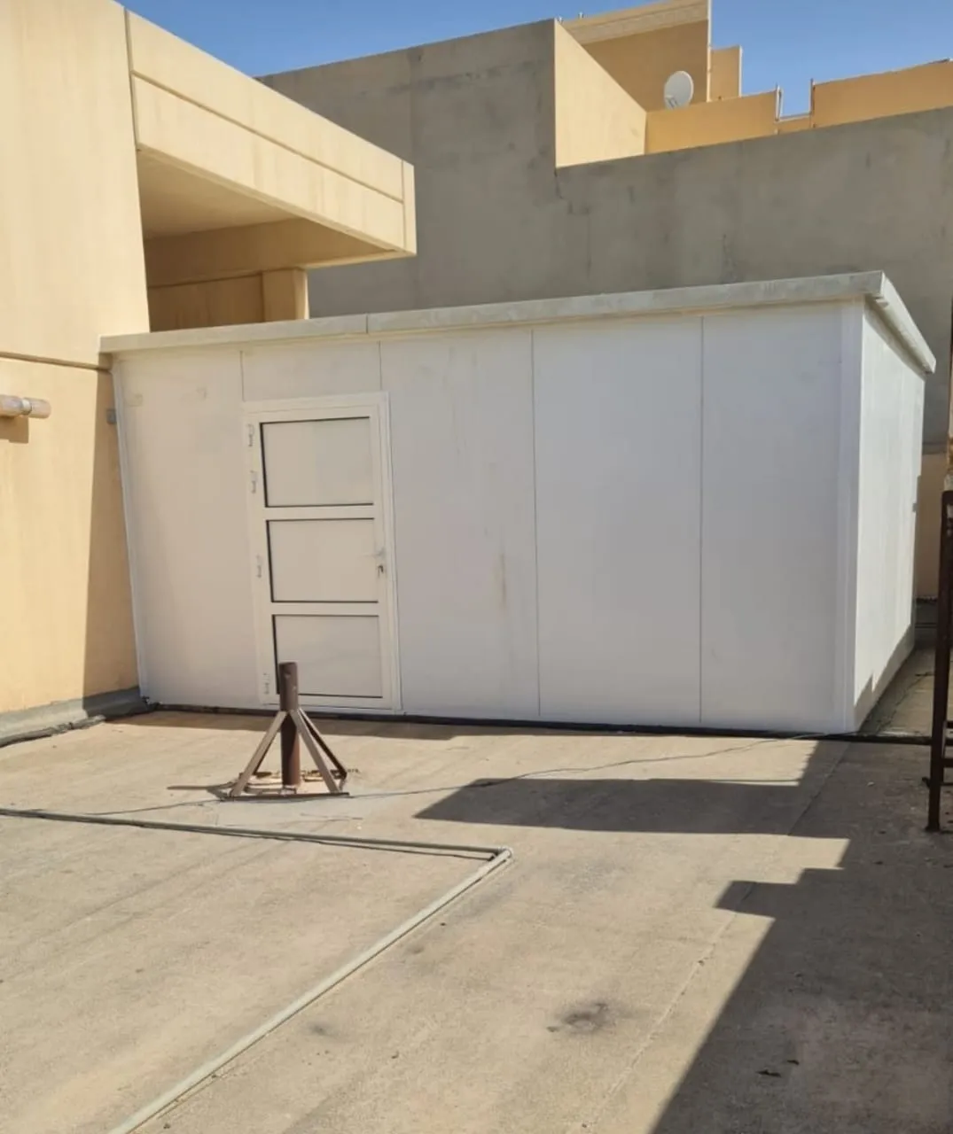 سعر متر مستودع ساندوتش بنل الرياض