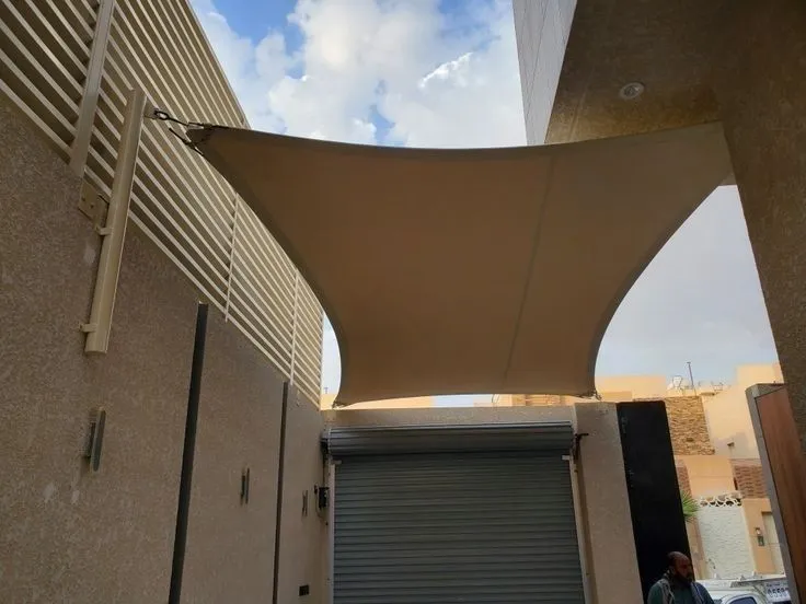 تركيب مظلة قماش متنوع الألوان الرياض