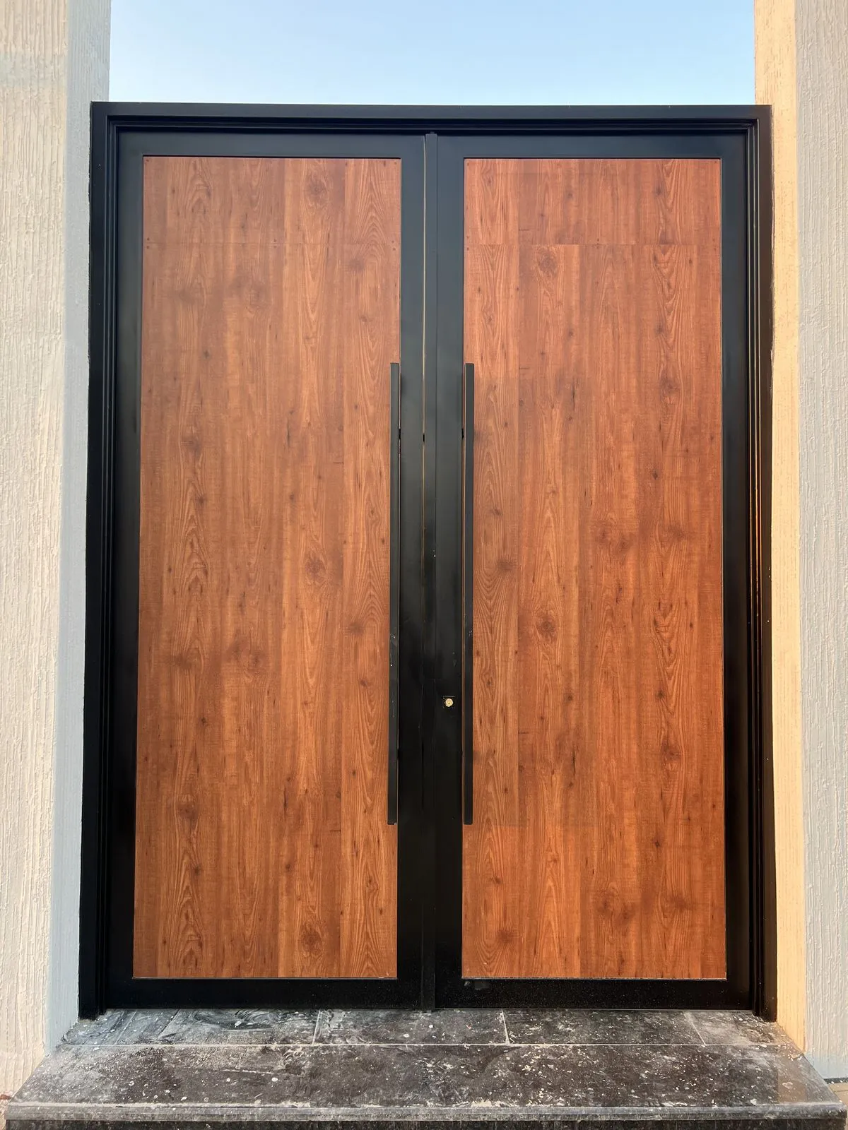 نصائح لاختيار أفضل أبواب كلادينج الرياض