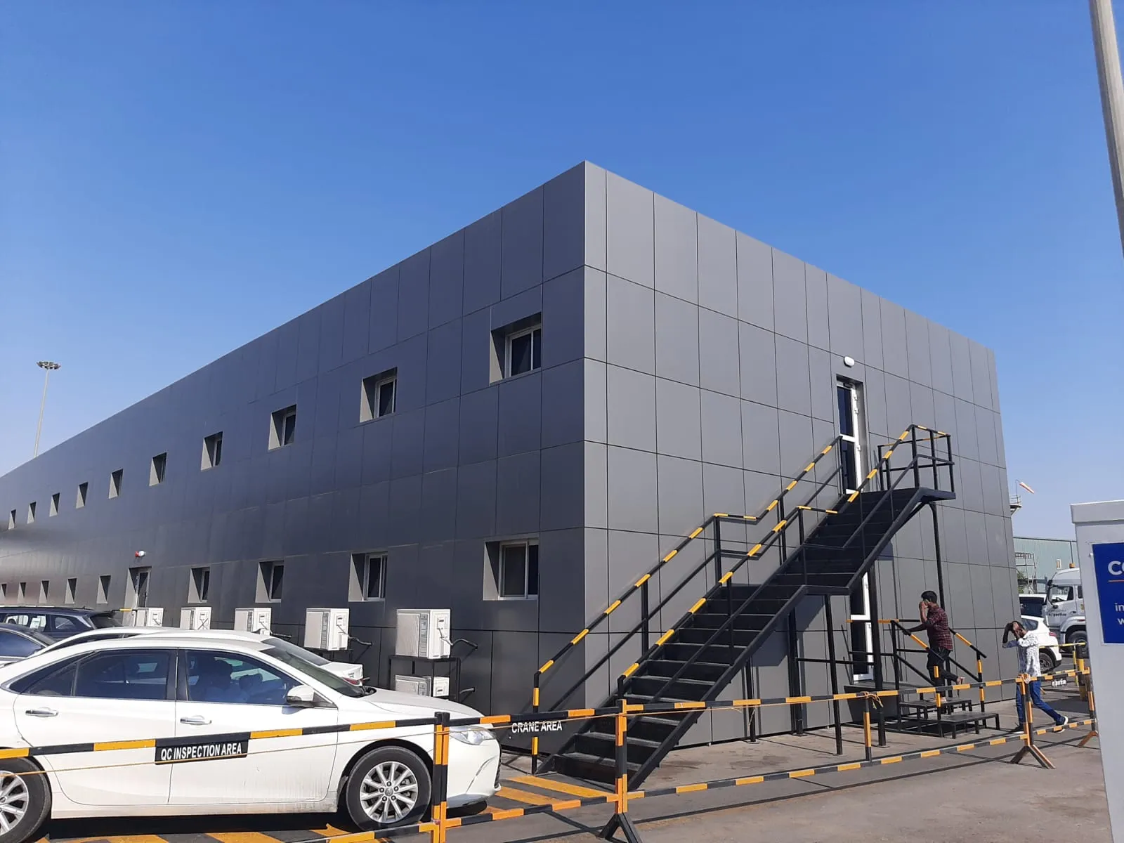 مستودعات جاهزة للبيع ساندوتش بنل حي الملقى