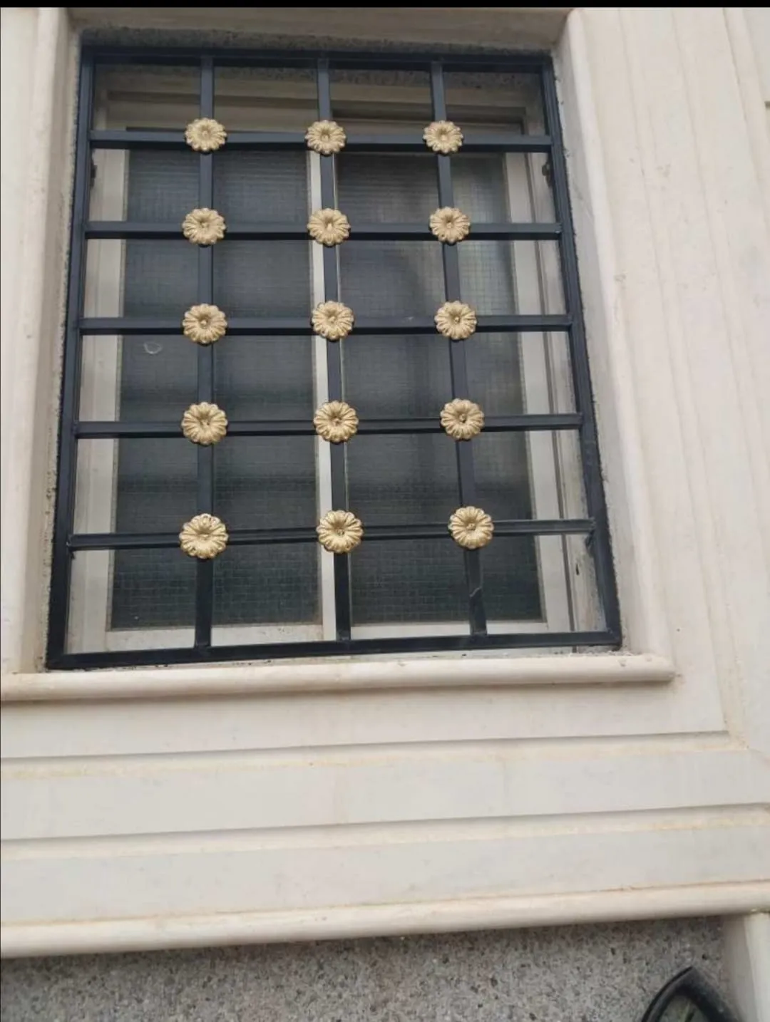 حداد  تركيب  شباك  حديد حي الياسمين