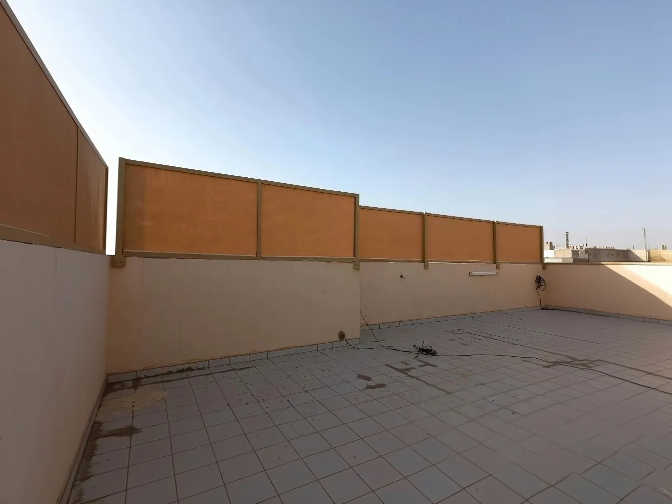 كم  سعر لوح  سواتر شرائح  حي  طويق