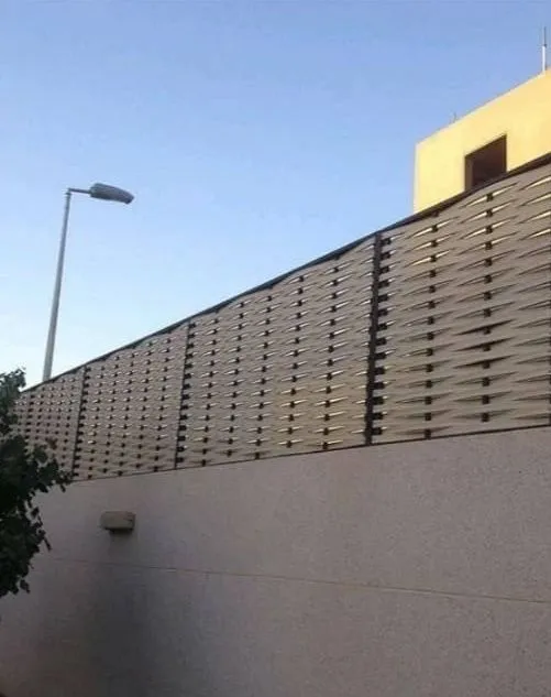كم  سعر لوح  سواتر شرائح  حي  طويق