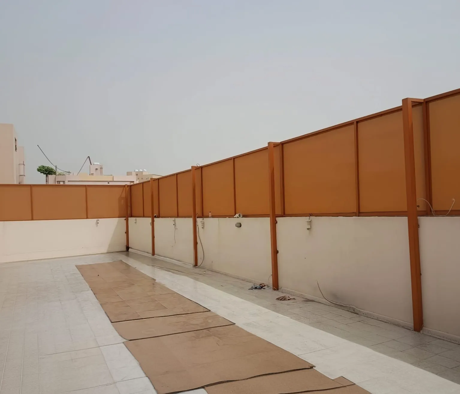 كم  سعر لوح  سواتر شرائح  حي  طويق