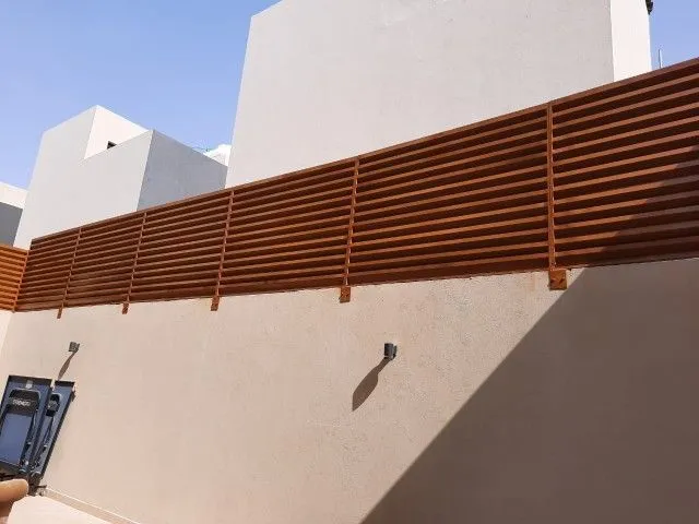 سواتر خشبية شرائح في جنوب الرياض