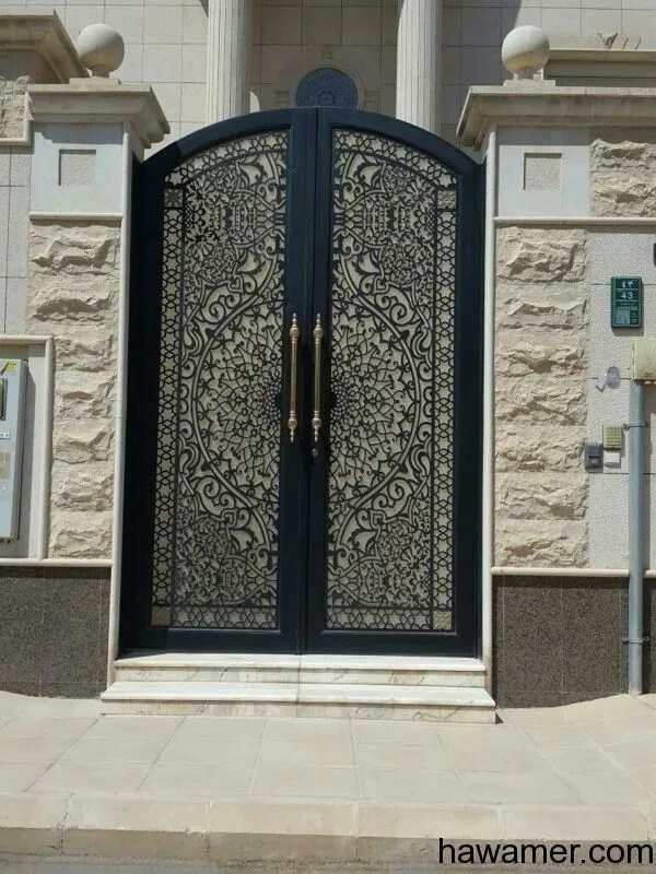 تركيب أبواب حديد مزدوجة للمداخل الواسعة بالرياض